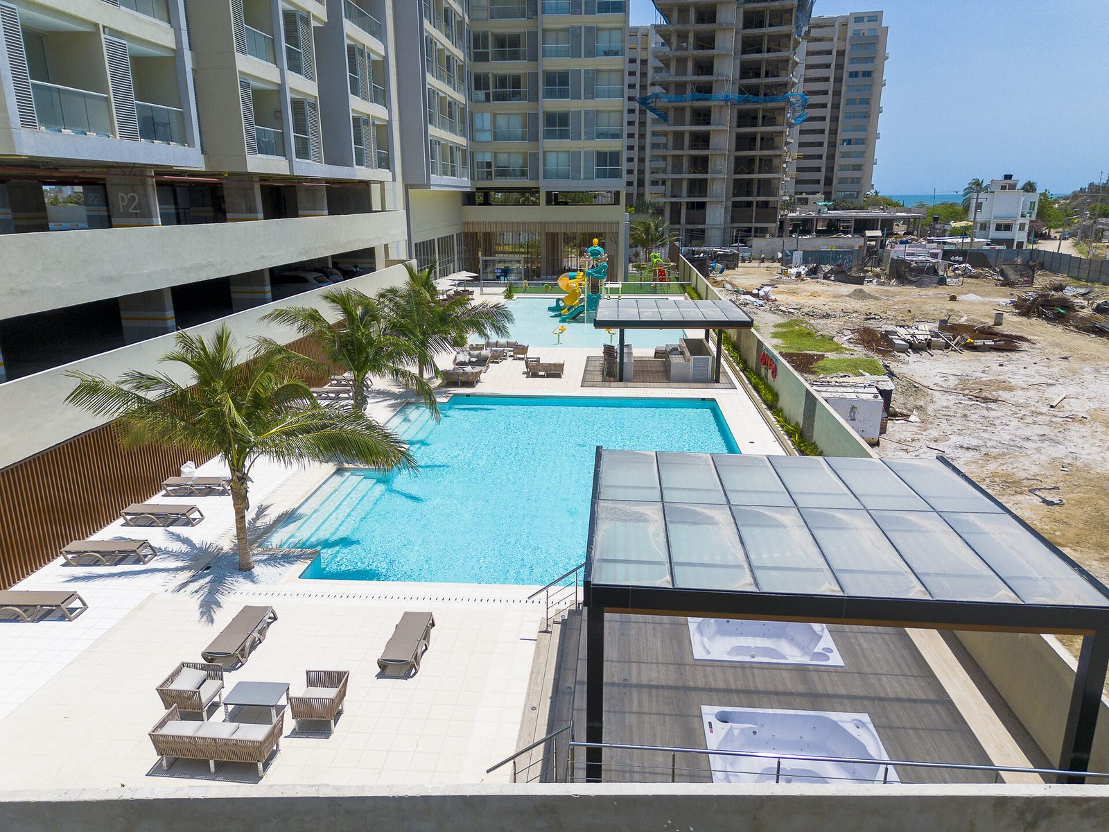Ground-floor main pool at Delventto, Santa Marta